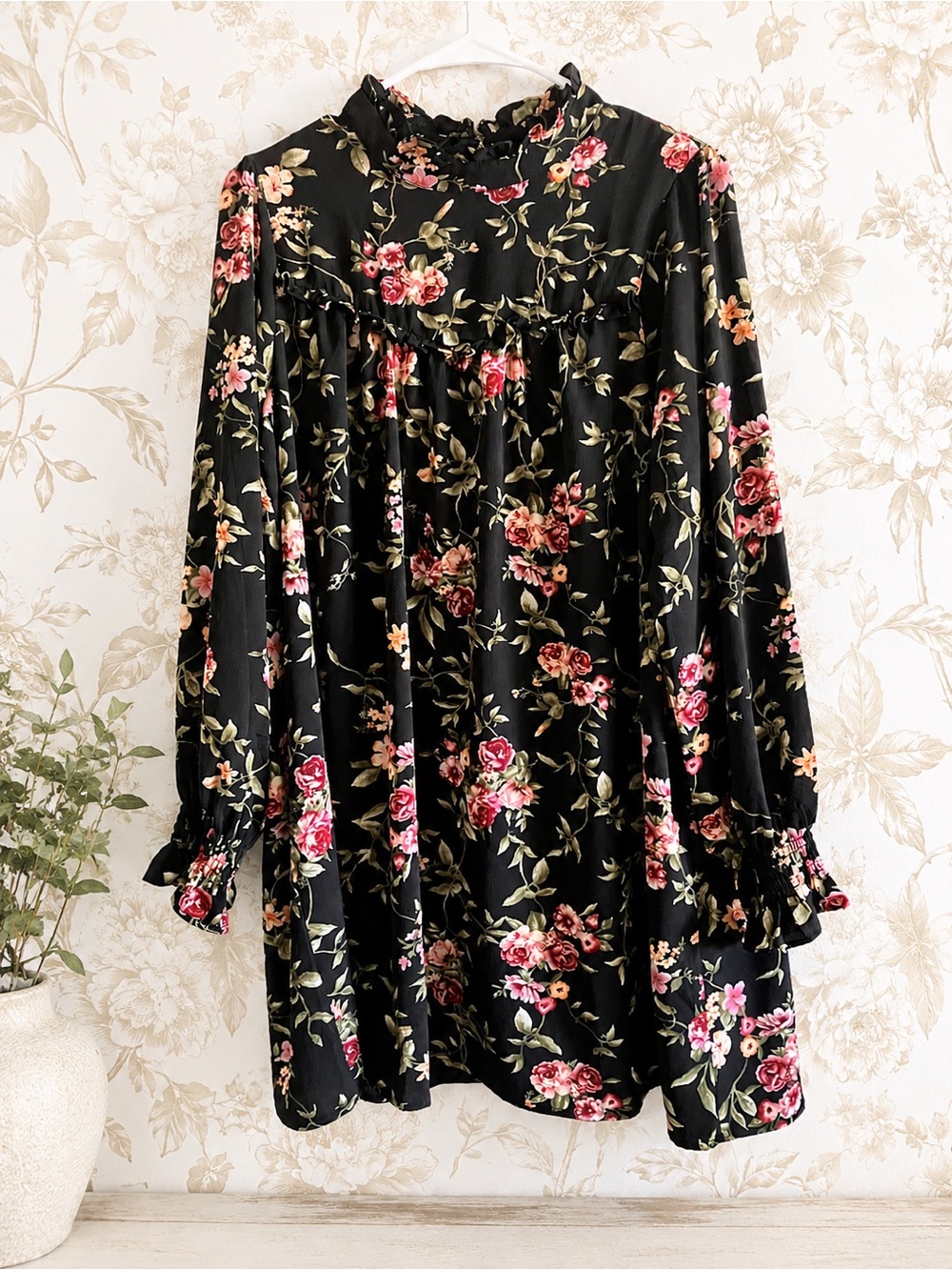 Forever 21 Floral Mini Dress Size Large Black Long Sleeve Cottagecore Romantic